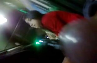 XXX Mit kurzen Haaren, entlang der Fußgängerzone spazieren, diejenigen aussetzen, die mit meinen Titten und meiner Muschi durchgehen. alte opa sex
